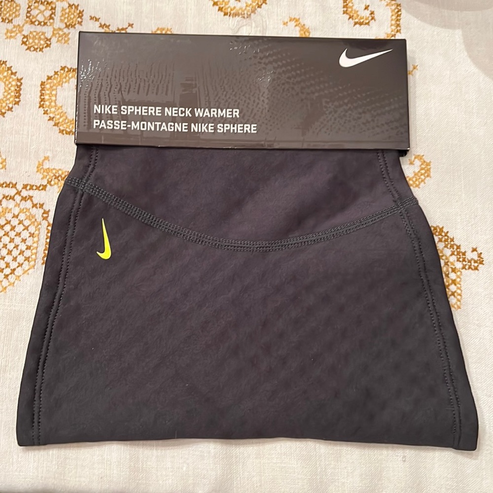 NWT Nike Sphere Neck Warmer